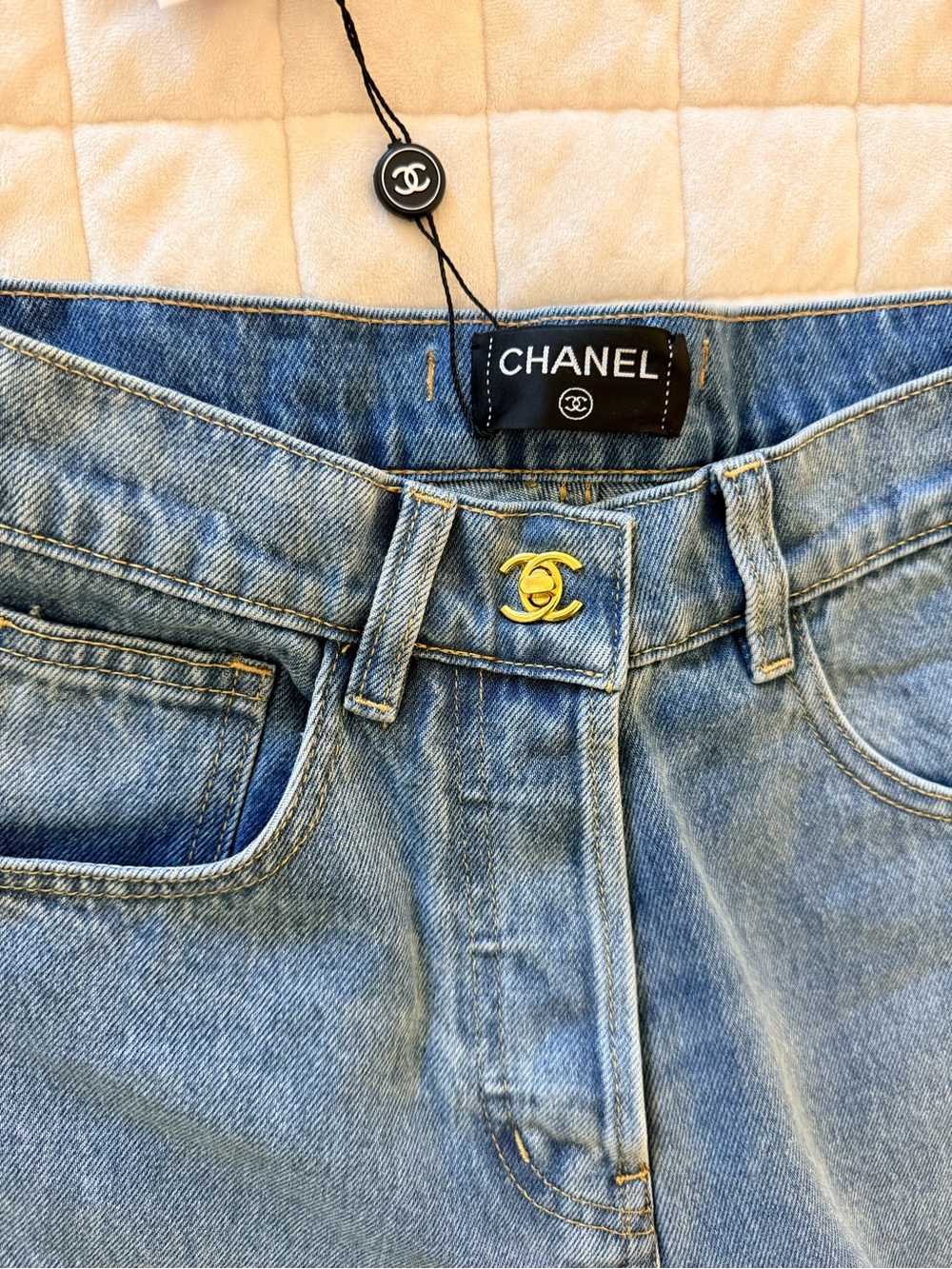 Women’s Straight Leg Jeans in Light Blue